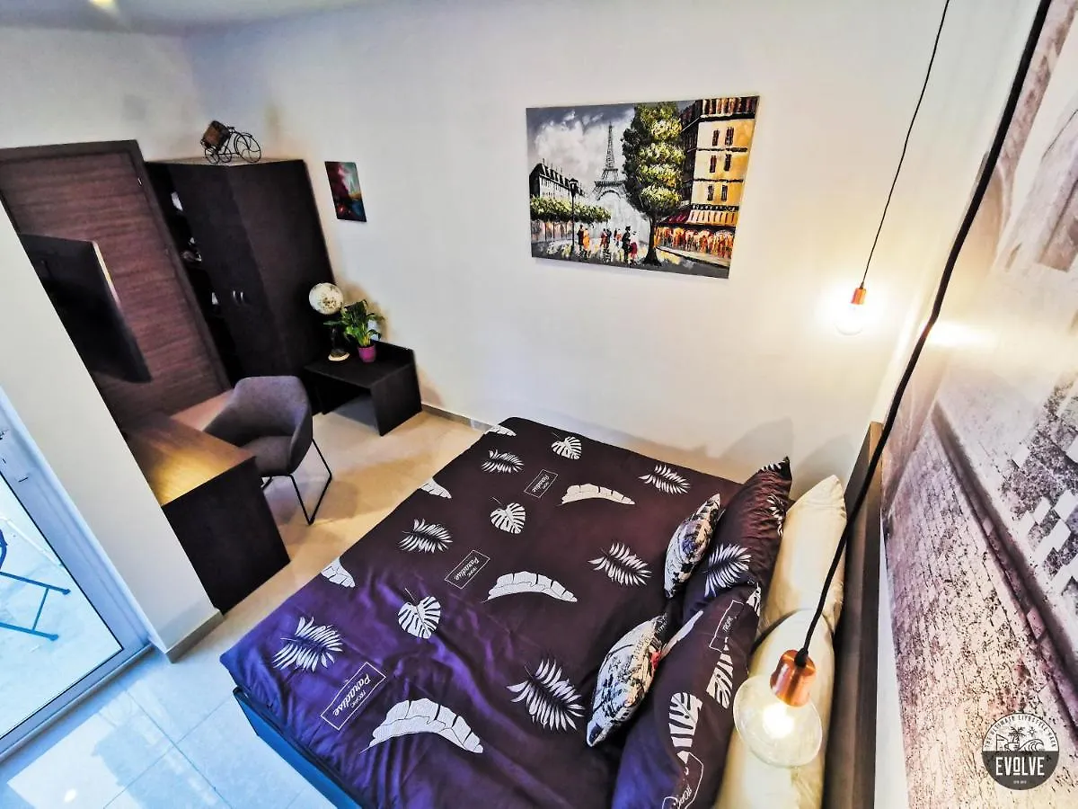 Evolve Coliving Guesthouse Sliema 0*,